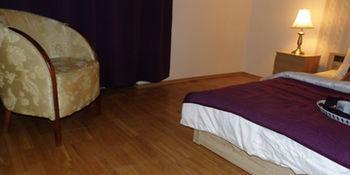 Fukas Apartments Нитра Екстериор снимка